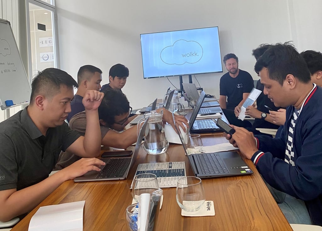 Innovative ITOutsourcing Strategies The Role of Augmented Teams and